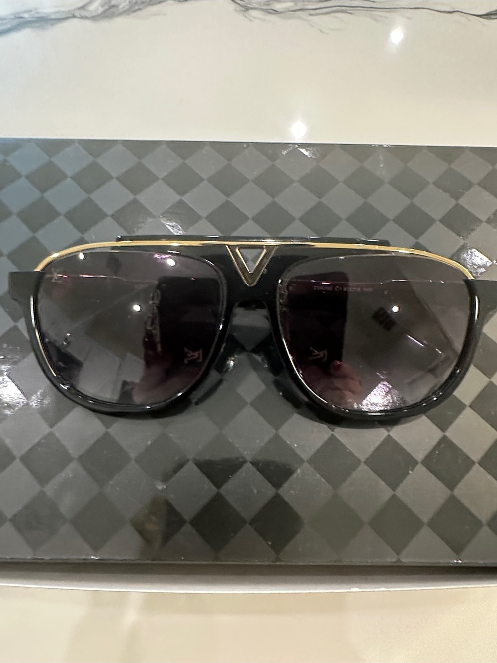 Louis Vuitton Black Sunglasses with Gold Trim - Men's Pilot Style